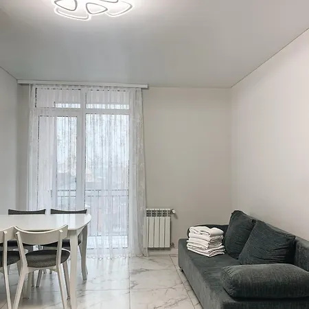 Domovik Myru St. 11s/21 Appartamento Mukačevo